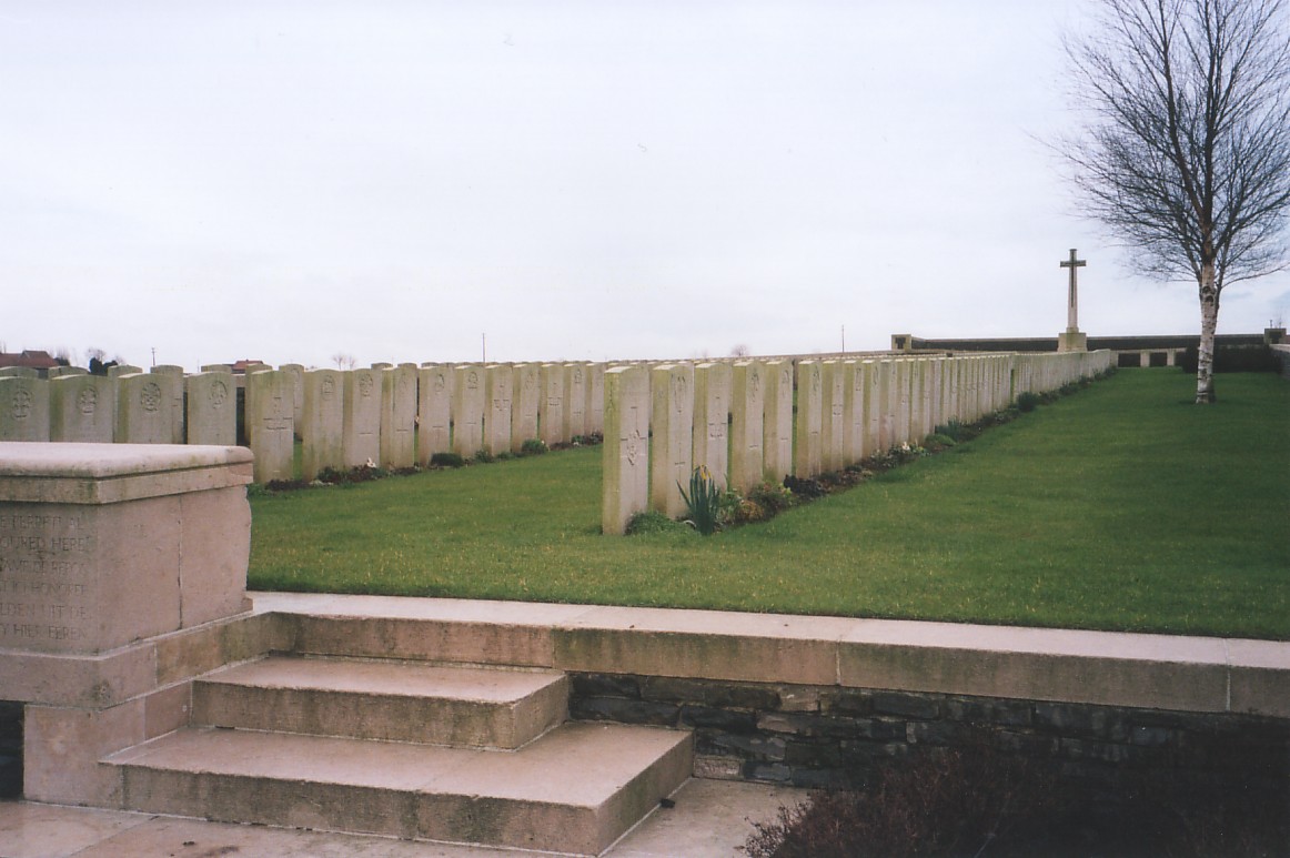 Locre Hospice Cemetery - KLIK VOOR EEN VERGROTING